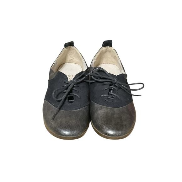 Restricted Shoes - Restricted Black & Gray Cutout Oxford Leather Loafers Flats Shoe Size 7.5
